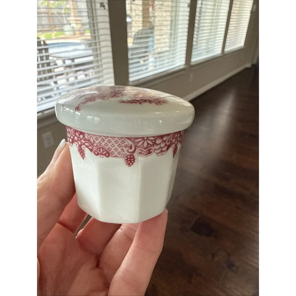 Vintage Limoges Fine Porcelain France Jewelry Trinket Pill Box